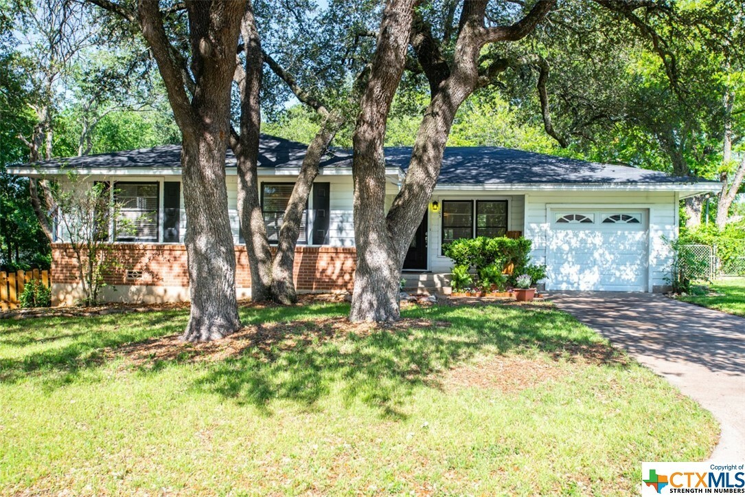 Property Photo:  105 N 29th Street  TX 76528 