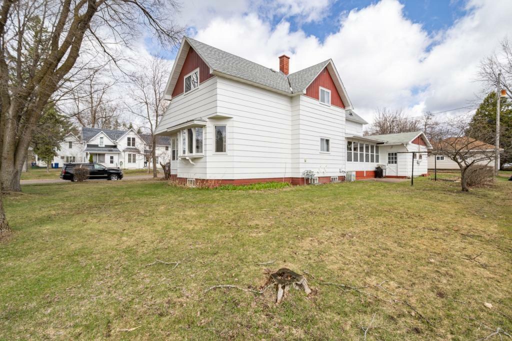 Property Photo:  501 Douglas St  WI 54452 