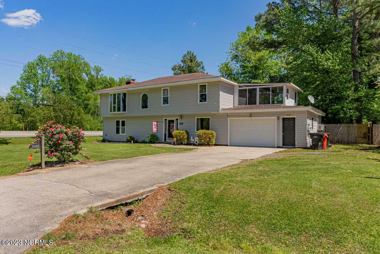 Property Photo: 1600 Camellia Drive NC 27909