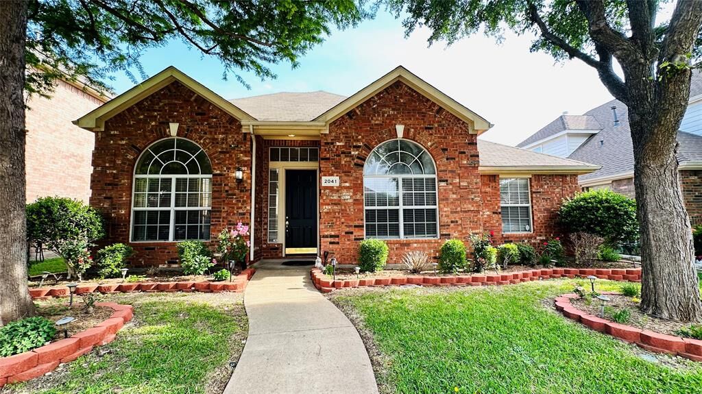 Property Photo:  2041 Fox Glen Drive  TX 75013 