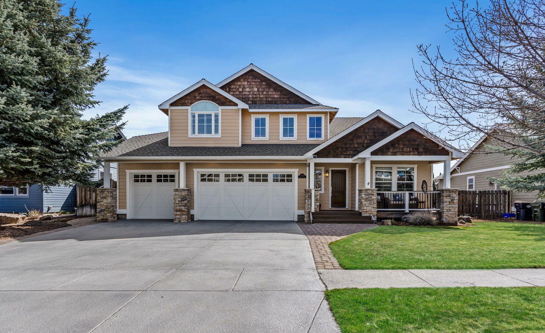 Property Photo: 3374 NE Sandalwood Drive OR 97701