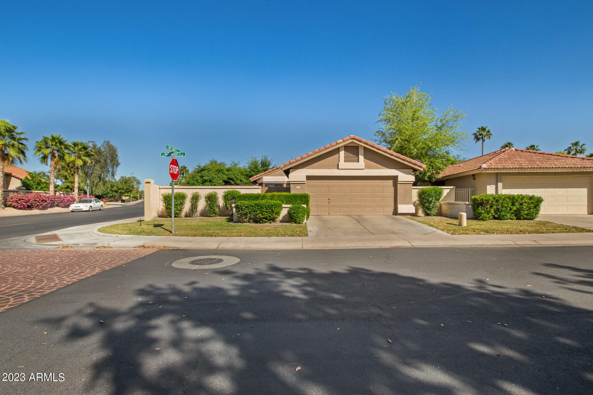 Property Photo:  701 S Martinique Drive  AZ 85233 