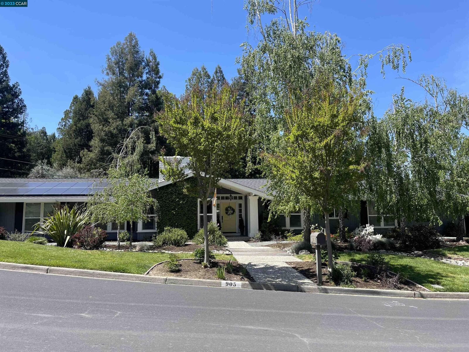 Property Photo: 905 Kirkcrest Rd CA 94507