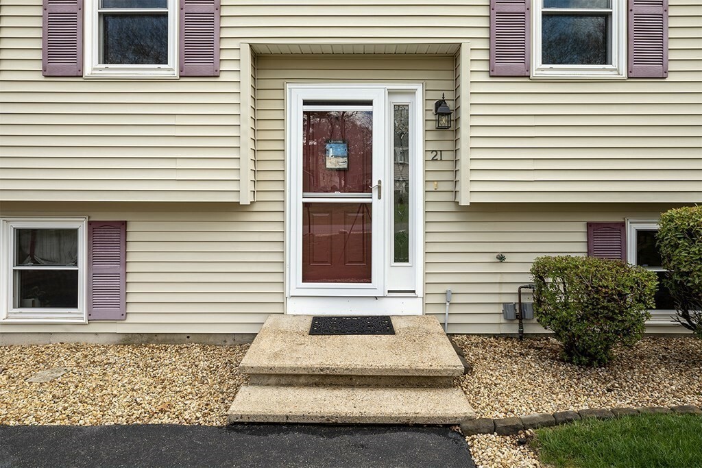 Property Photo:  21 Swan Ln  MA 01821 