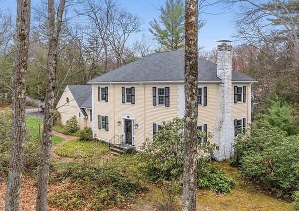 Property Photo: 11 Wethersfield Drive MA 01810