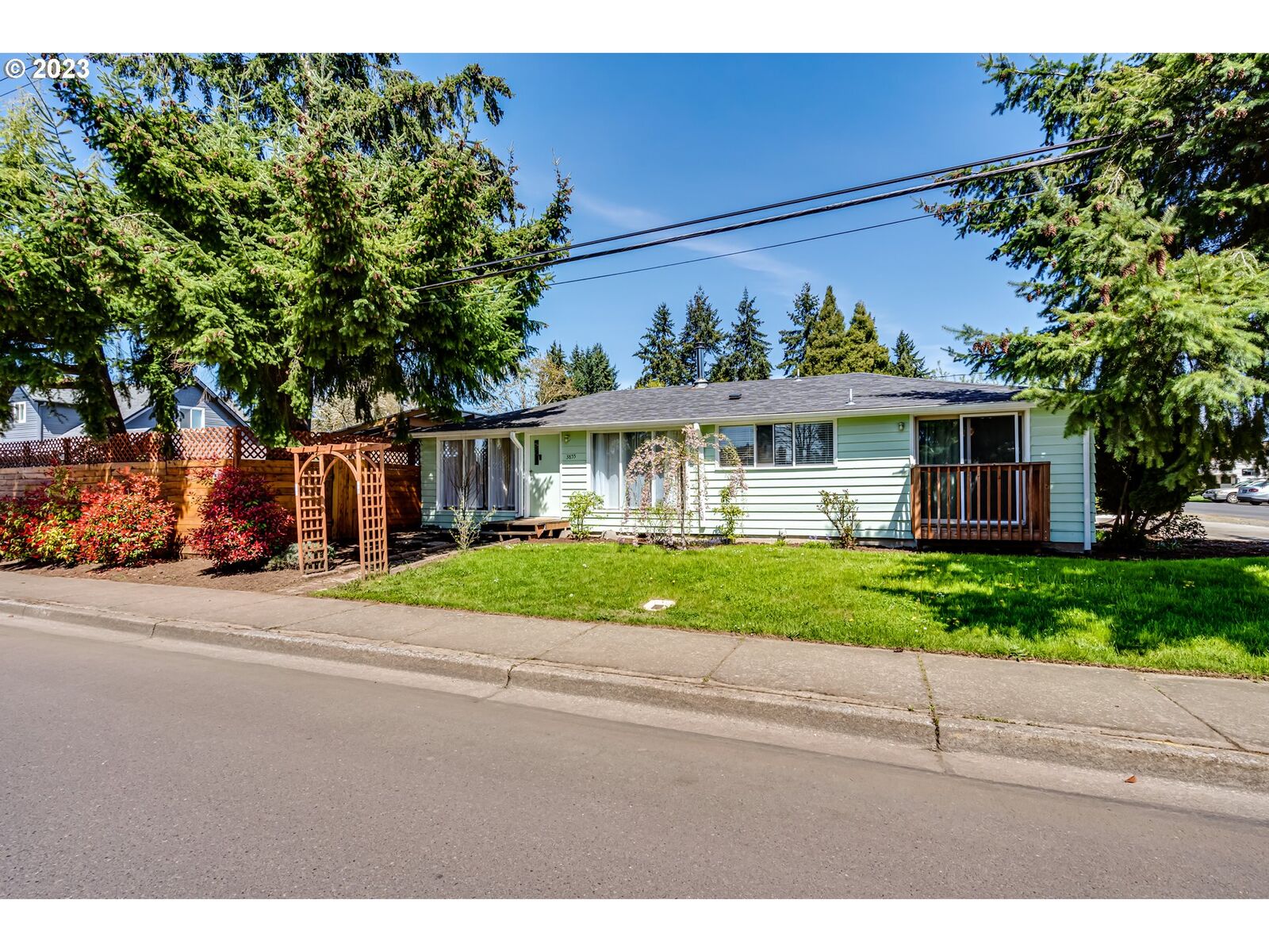 Property Photo:  3855 Marshall Ave  OR 97402 