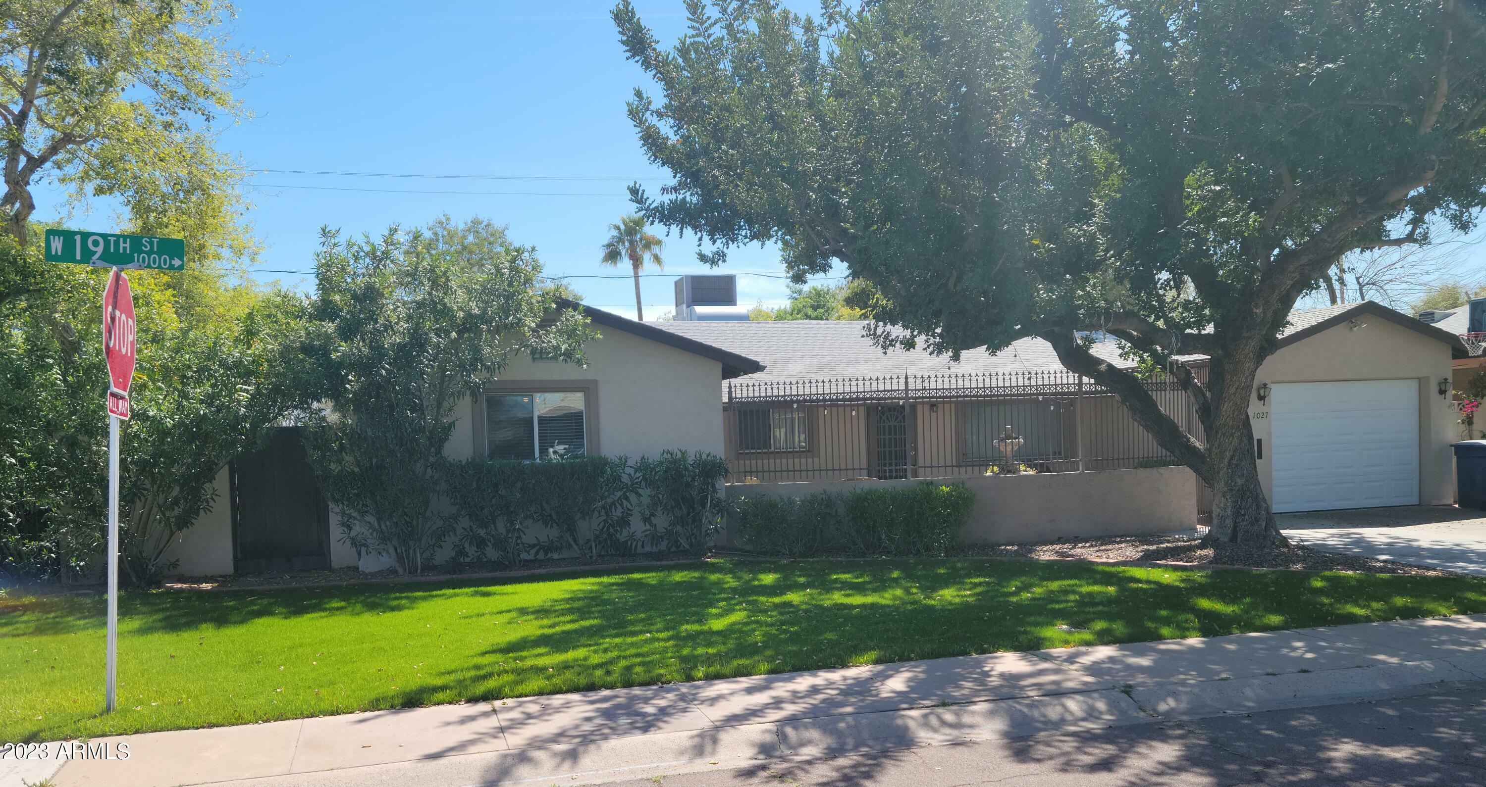 Property Photo:  1027 W 19th Street  AZ 85281 