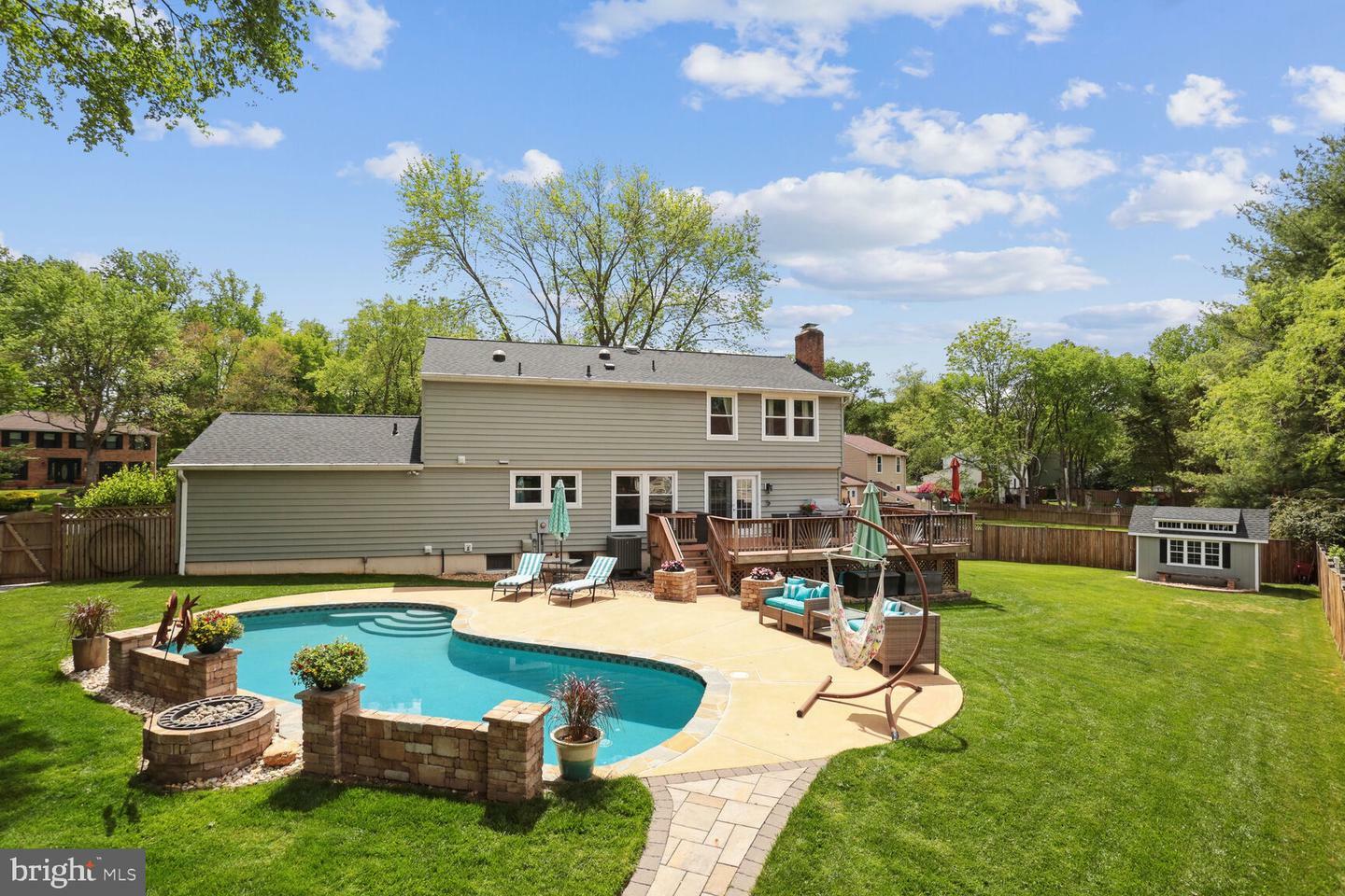 Property Photo: 4822 Regiment Court VA 22193