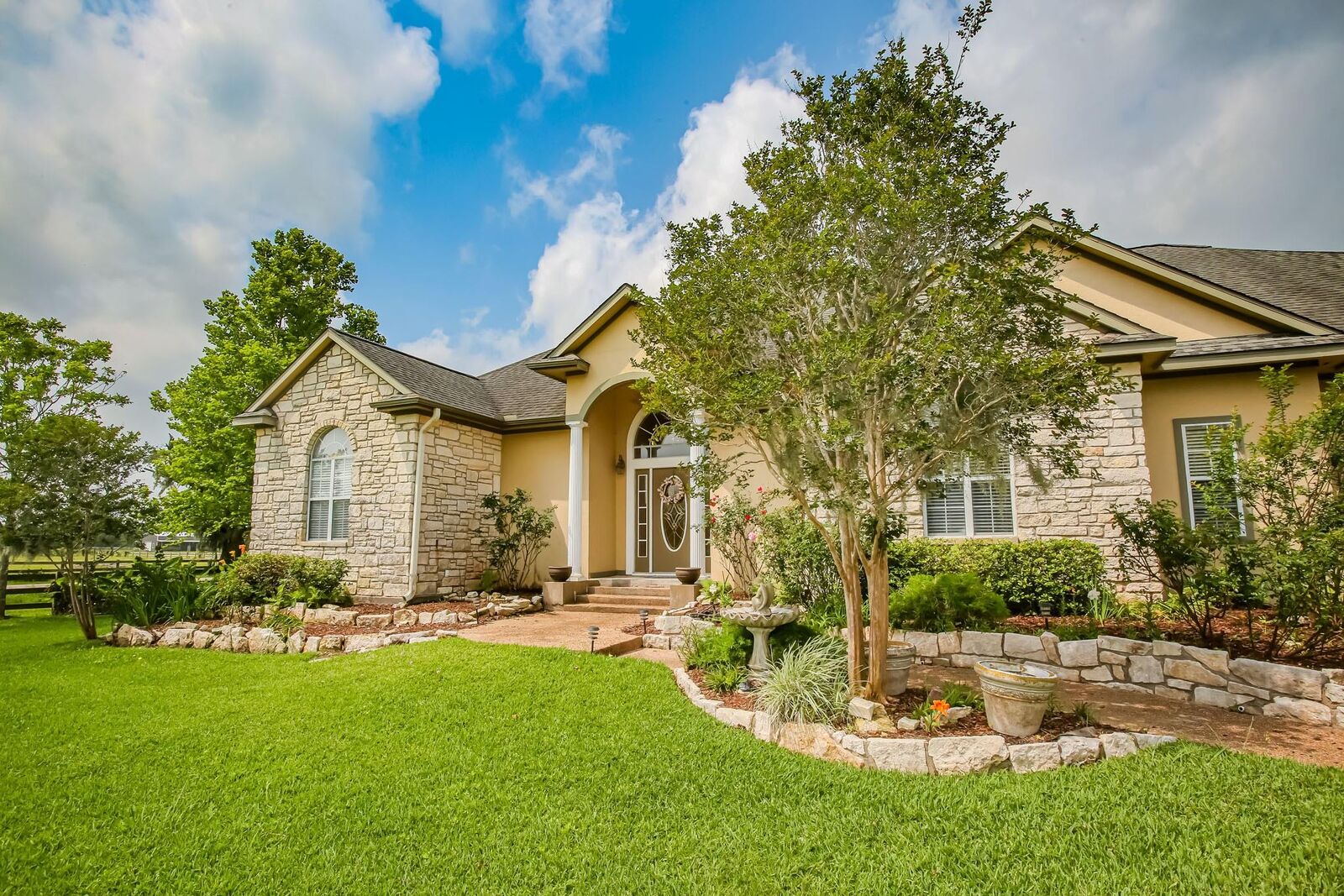 Property Photo:  1092 Riverview Ranch  TX 77422 