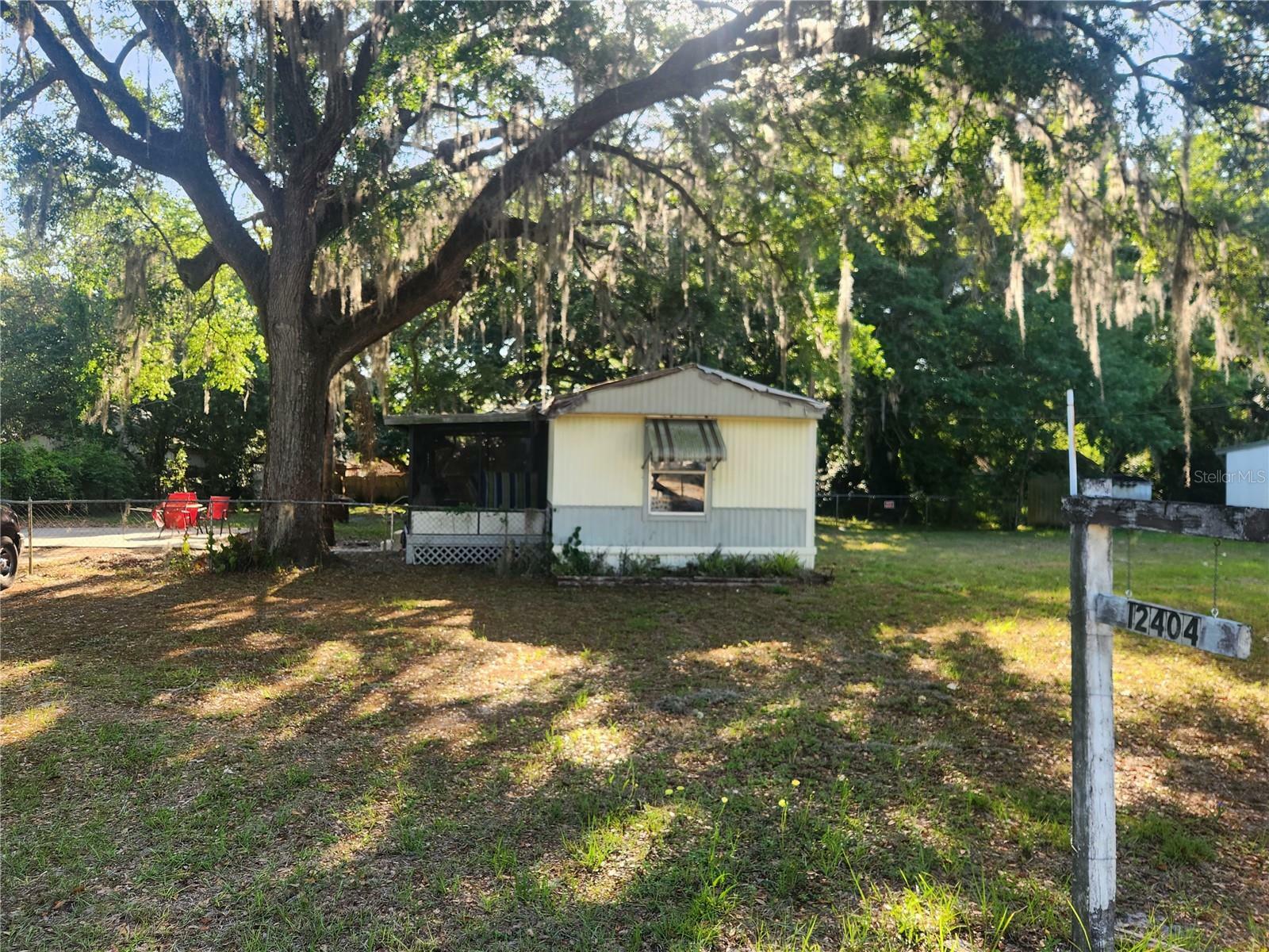 Property Photo:  12404 Parkwood Street  FL 34669 