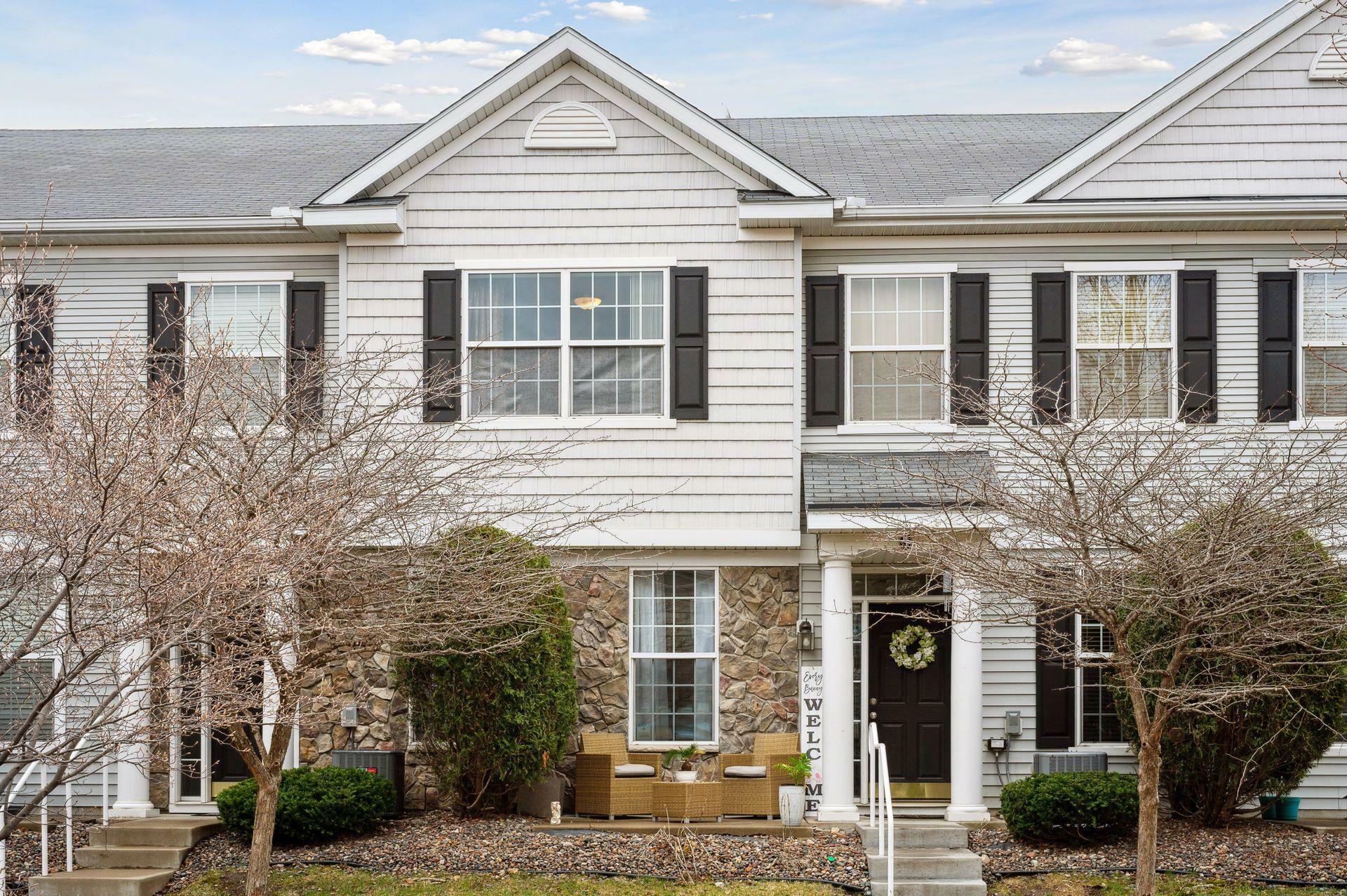 Property Photo:  1577 Legacy Parkway E 5  MN 55109 
