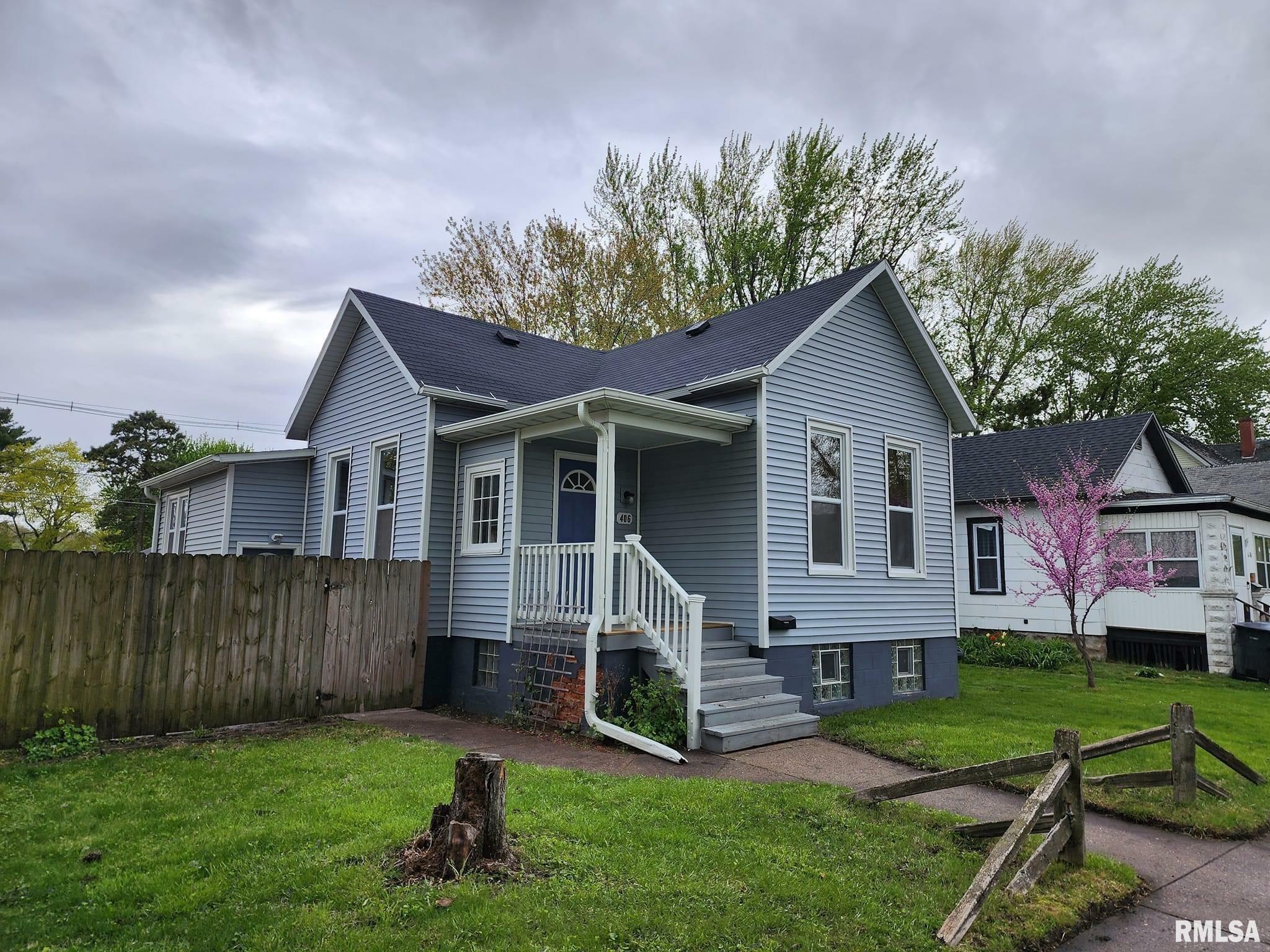 Property Photo:  406 N 3rd Street  IA 52732 