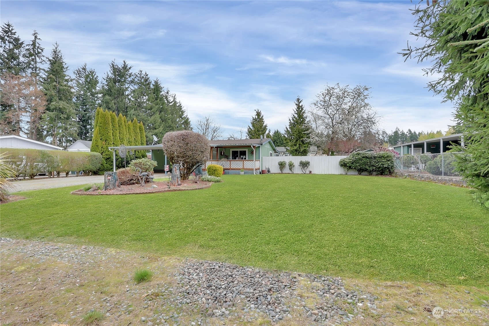 Property Photo: 11813 242nd Avenue Ct E WA 98321