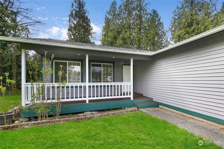 Property Photo: 11814 180th Avenue NE WA 98223