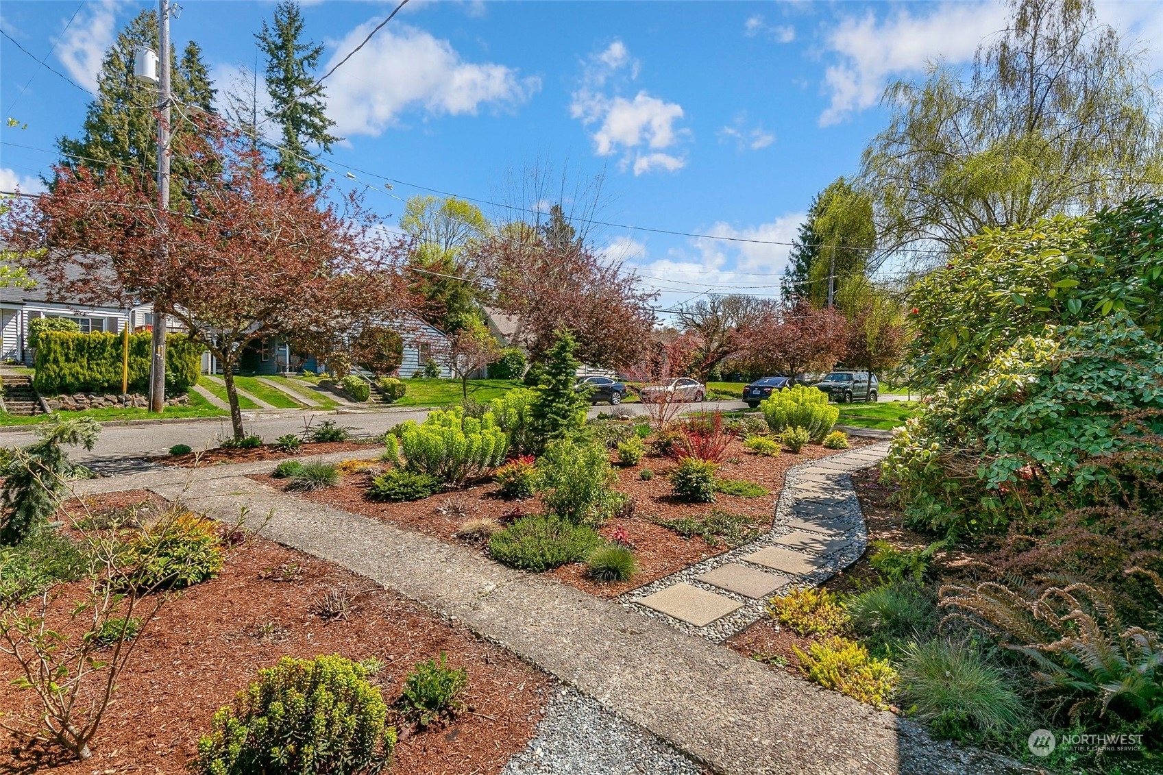 Property Photo:  11247 Crestwood Drive S  WA 98178 