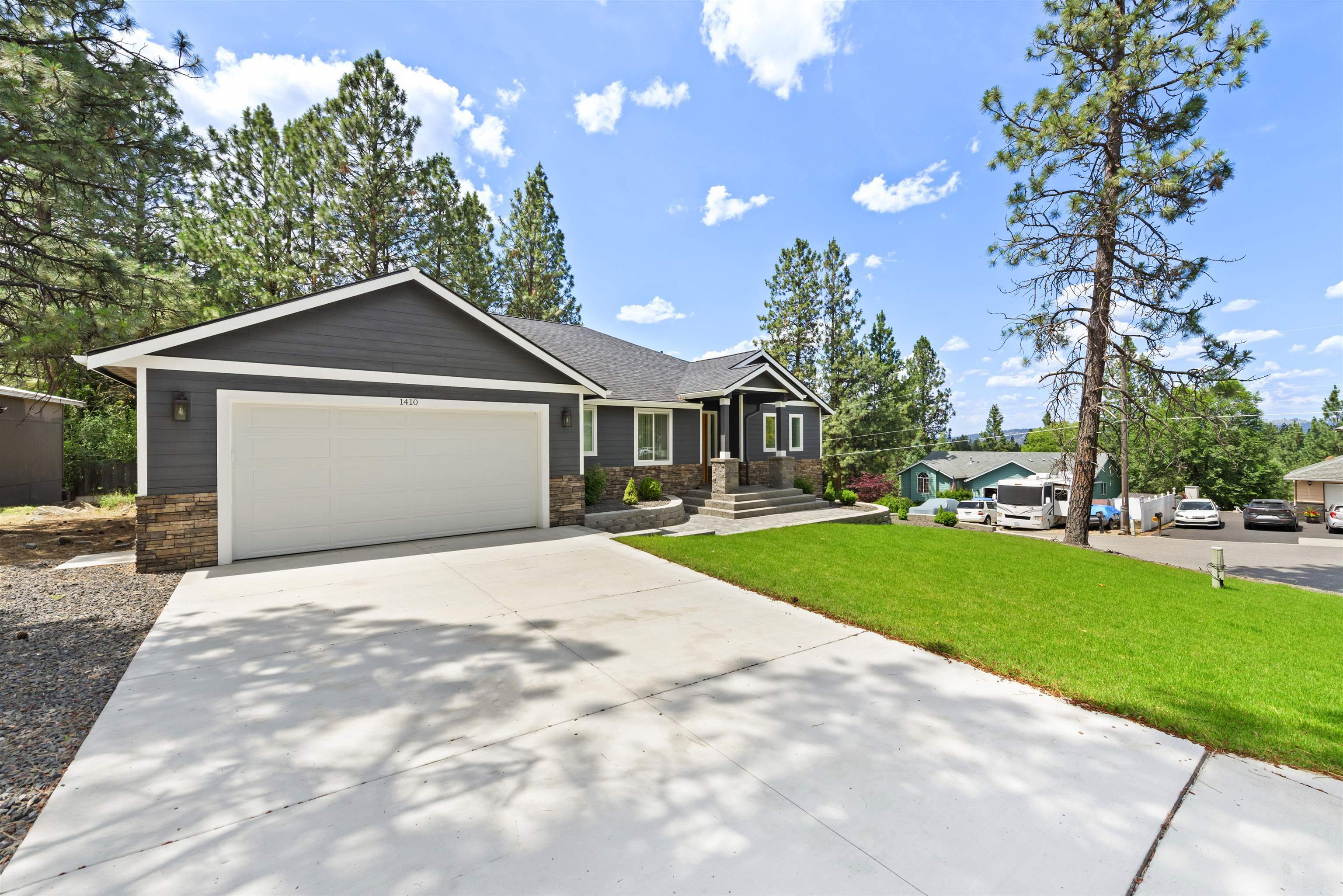 Property Photo: 1410 S Dyer Rd WA 99212