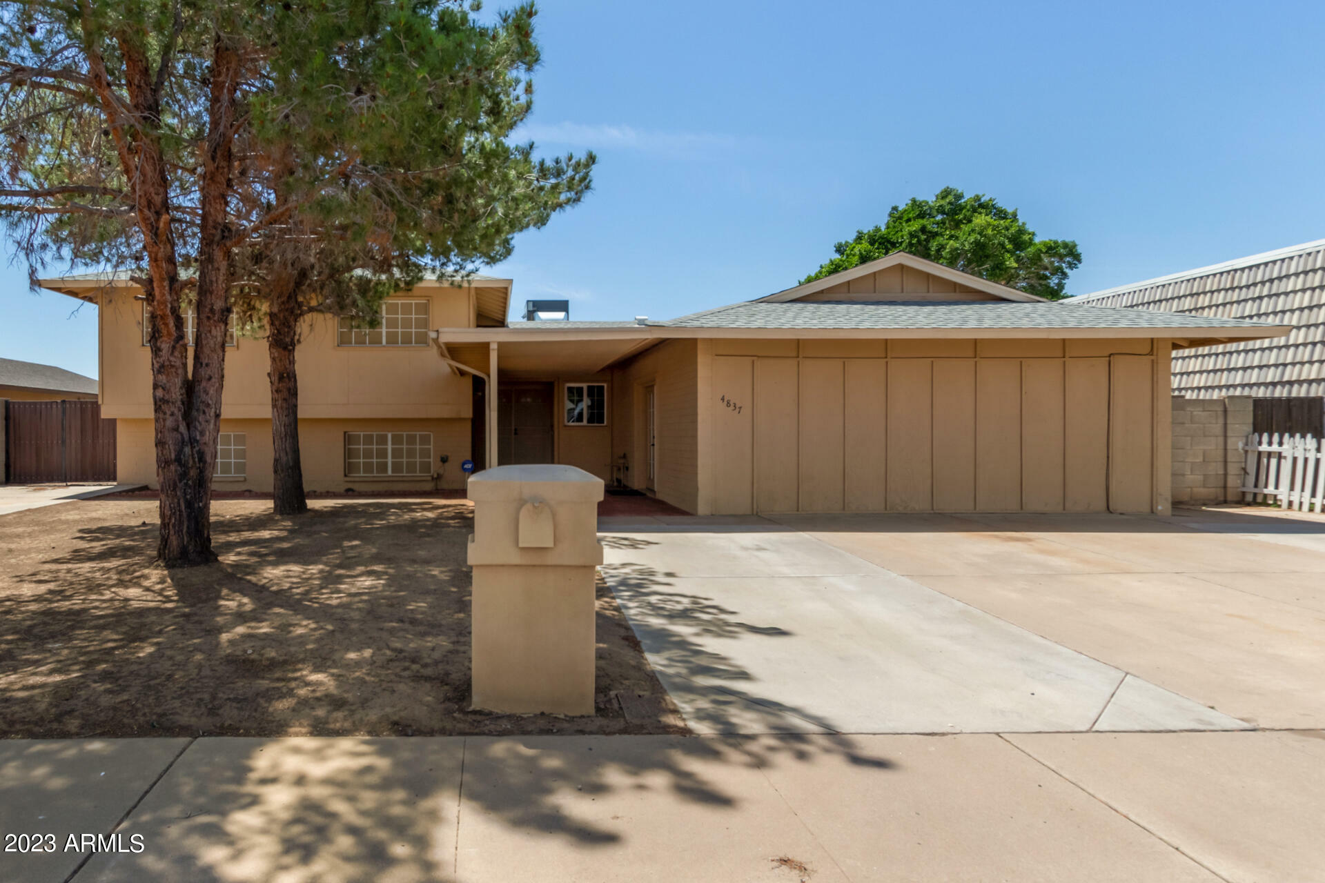 Property Photo: 4837 W Bryce Lane AZ 85301