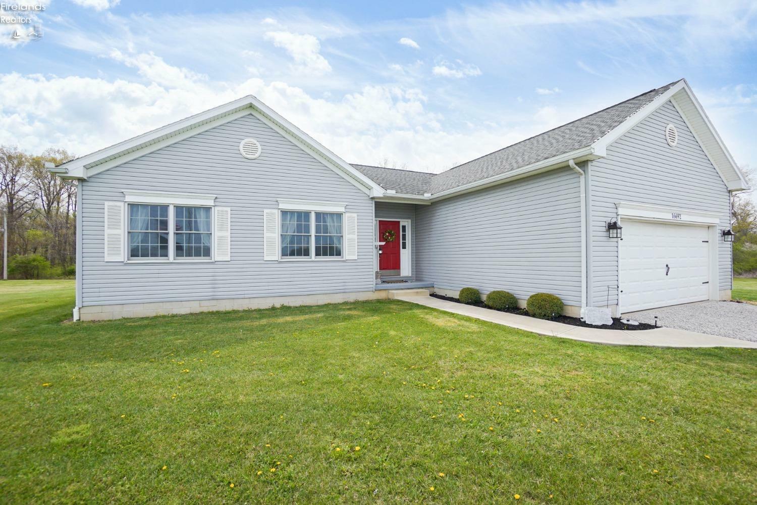 16692 E Cr 62  Bellevue OH 44811 photo