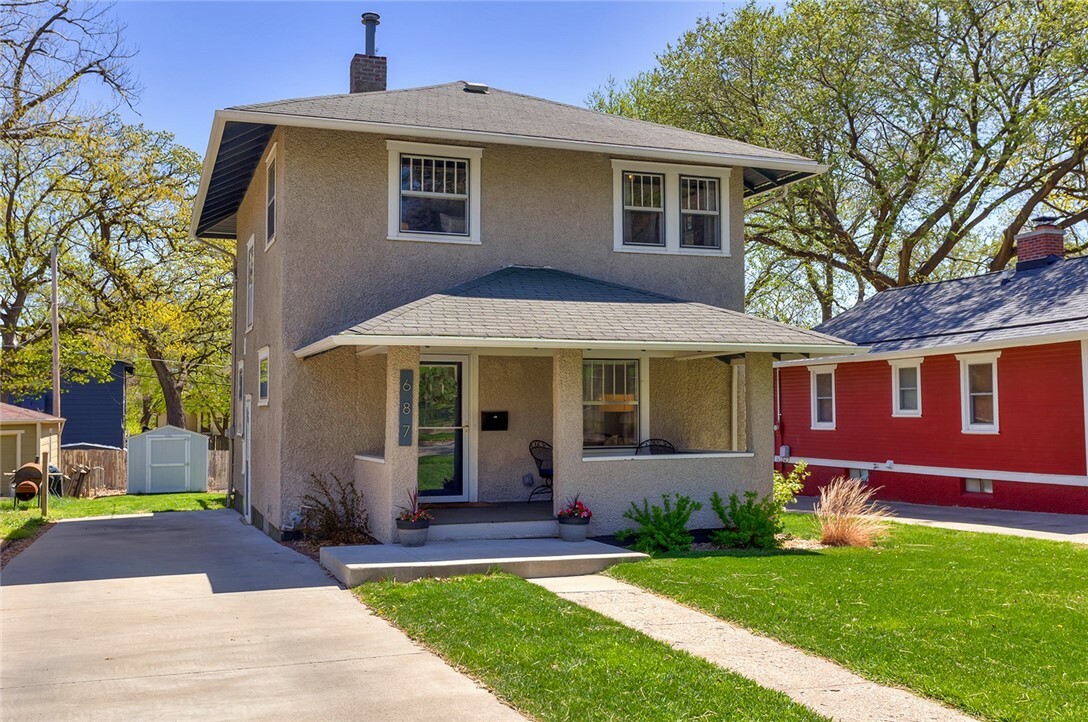 Property Photo: 687 28th Street IA 50312