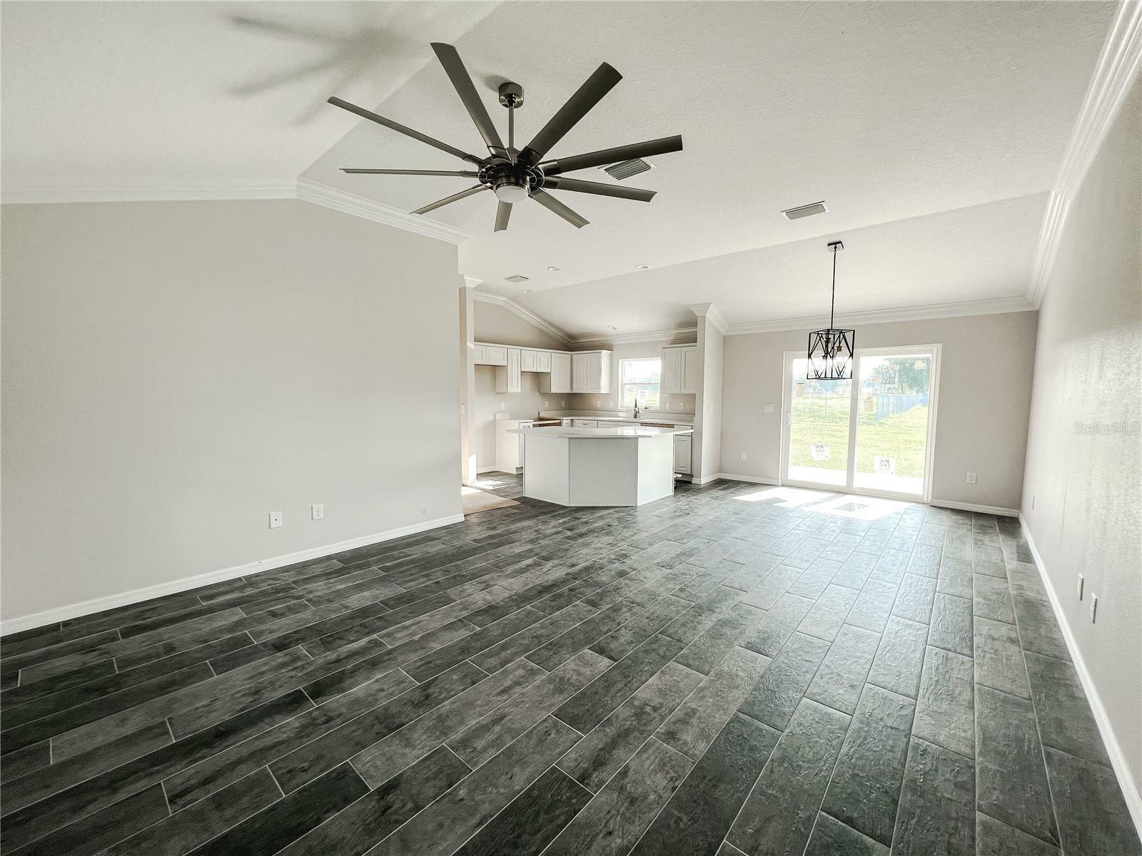 Property Photo:  2390 SE 75th Boulevard  FL 33513 