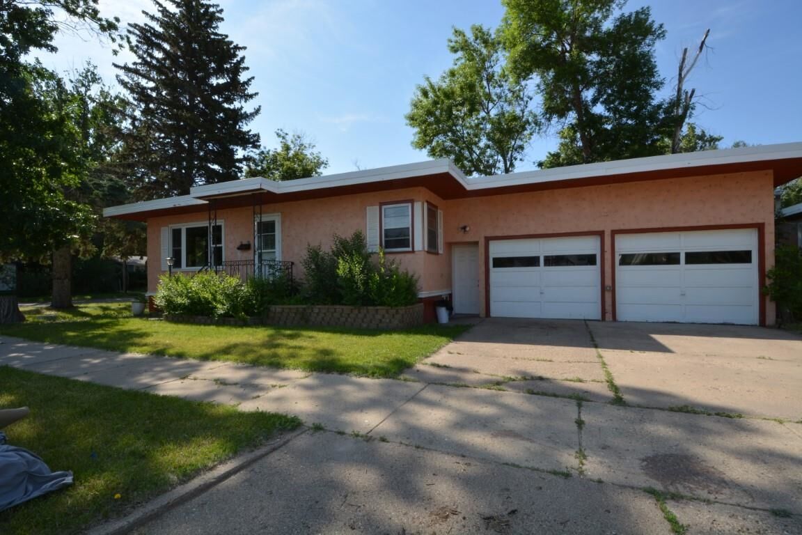 Property Photo: 710 6th Ave NE ND 58703