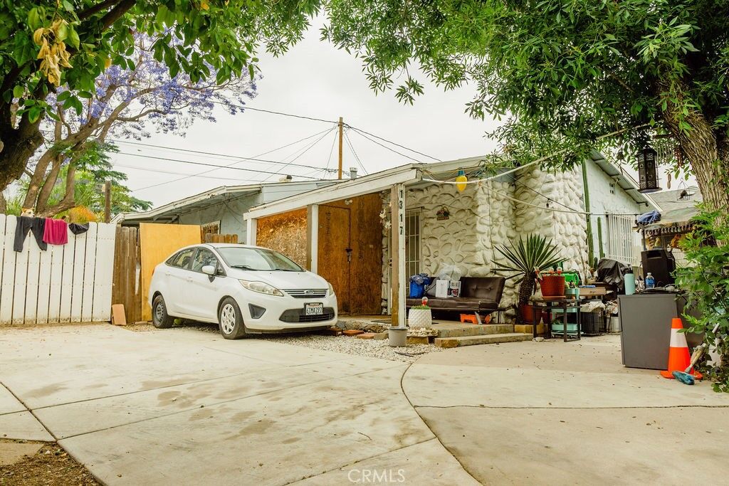 Property Photo:  1317 E Olive Street  CA 92324 