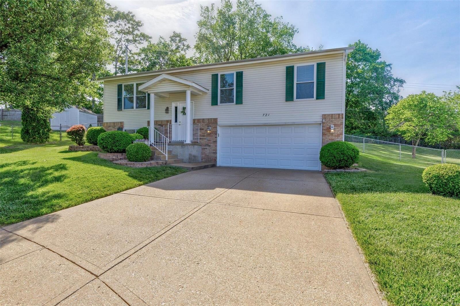 Property Photo: 721 Apple Blossom Court MO 63010