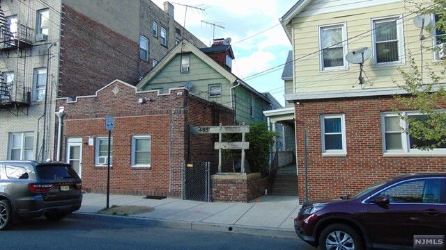 Property Photo:  485 Lakeside Avenue  NJ 07050 