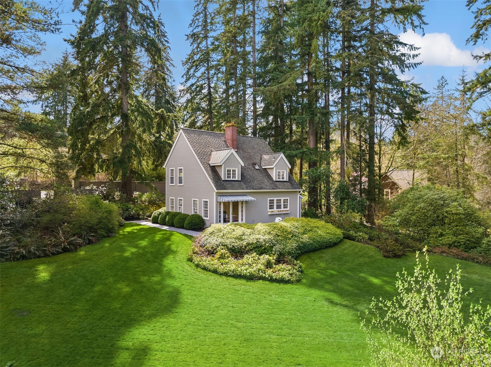 Property Photo:  5254 NE Eagle Harbor Drive  WA 98110 