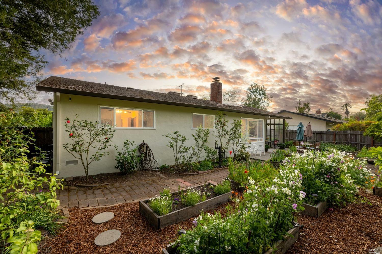 440 Calle De Le Mesa  Novato CA 94949 photo
