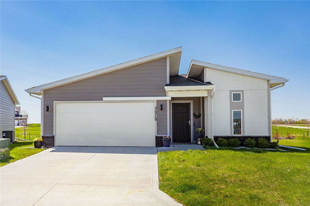 4678 172nd Street  Urbandale IA 50323 photo