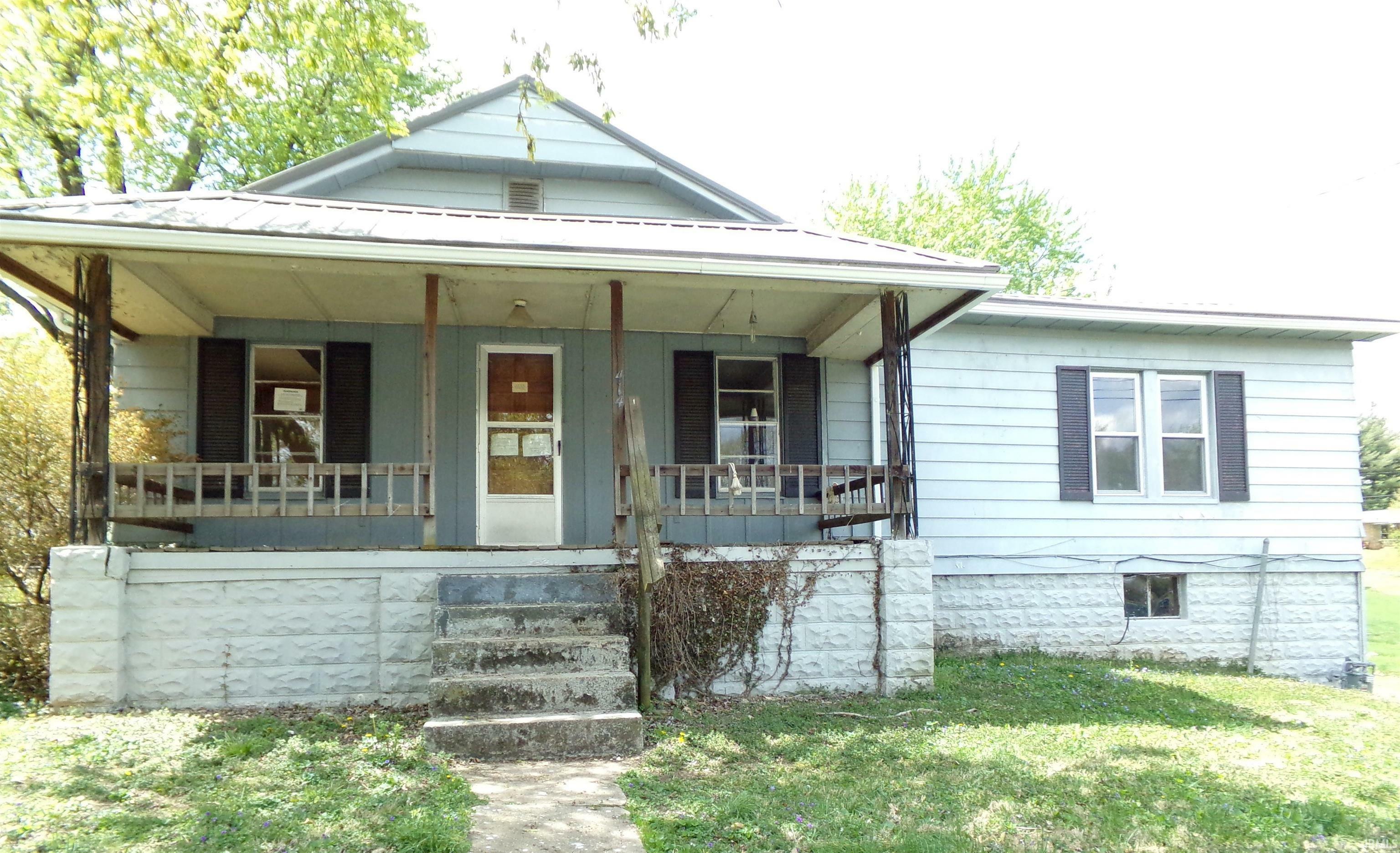 Property Photo:  5105 S Lincoln Street  IN 47683 