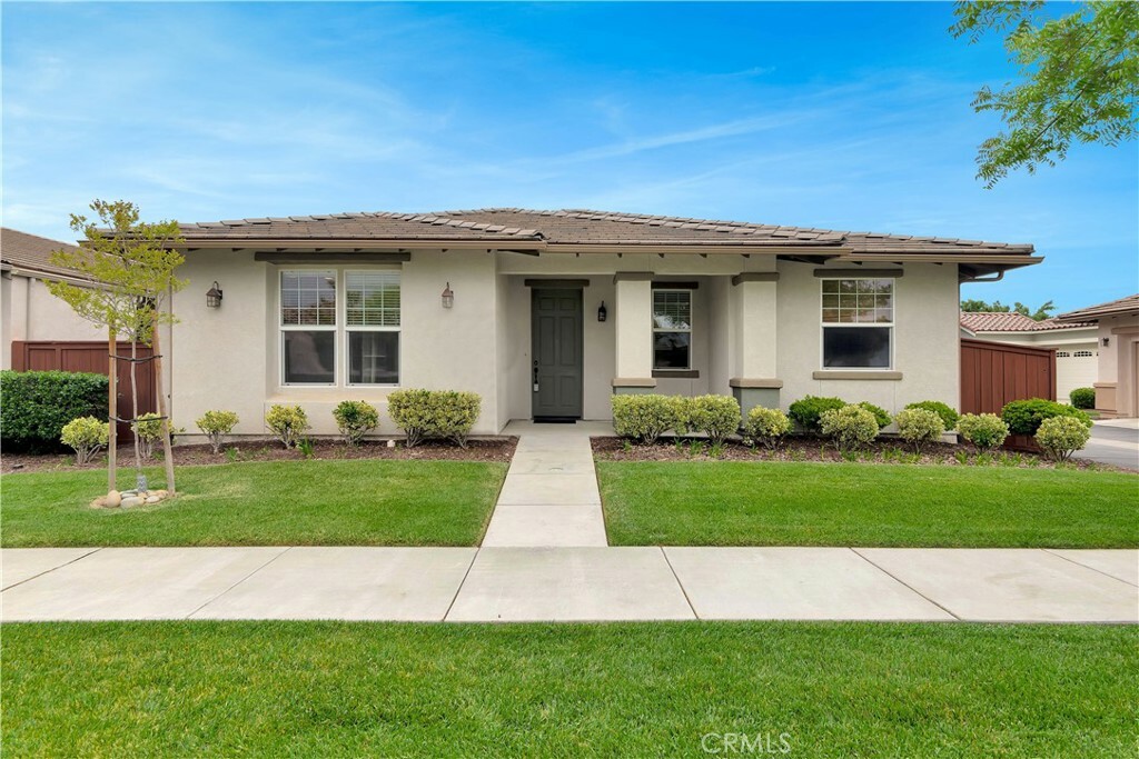 Property Photo:  2564 Alameda Drive  CA 93446 