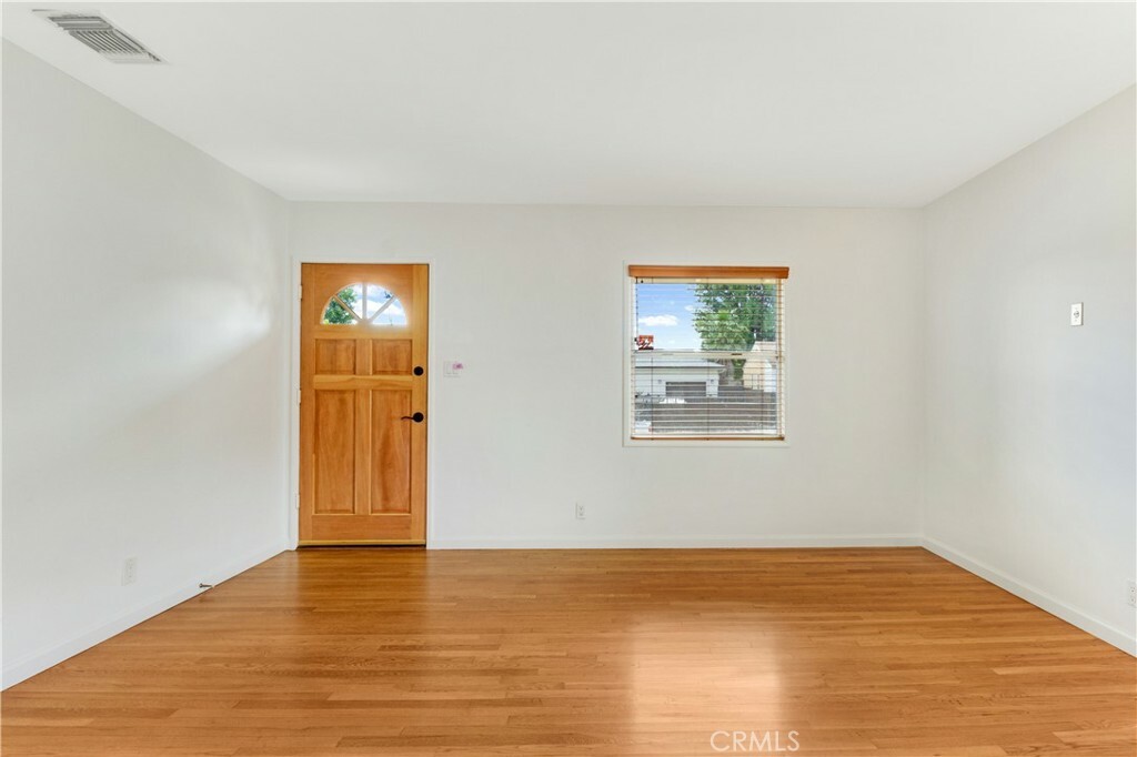 Property Photo:  5947 Texhoma Avenue  CA 91316 