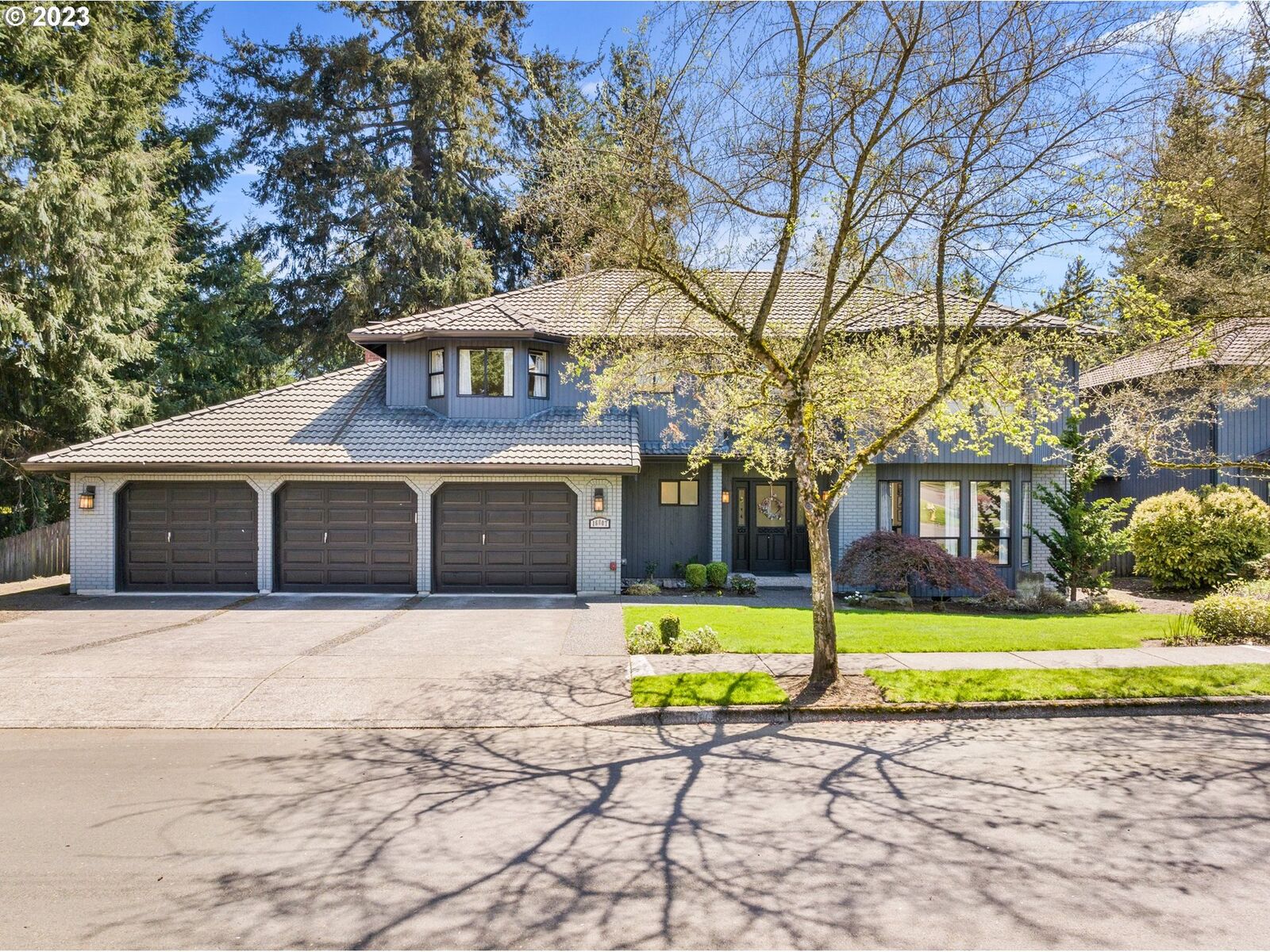 Property Photo: 16807 SE Fisher Dr WA 98683