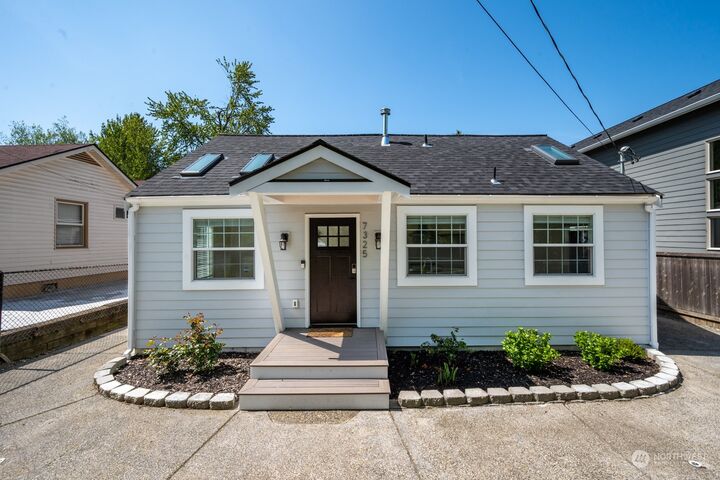 7325 16th Avenue SW  Seattle WA 98106 photo
