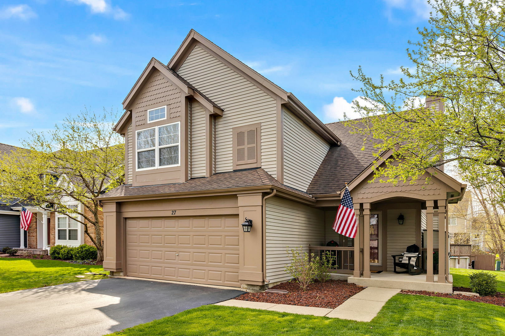 Property Photo: 27 Longview Court IL 60177