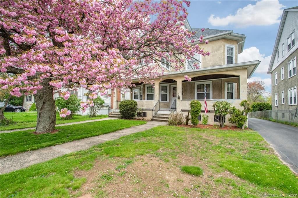 Property Photo: 34 Maplewood Avenue 3rd Floor CT 06119