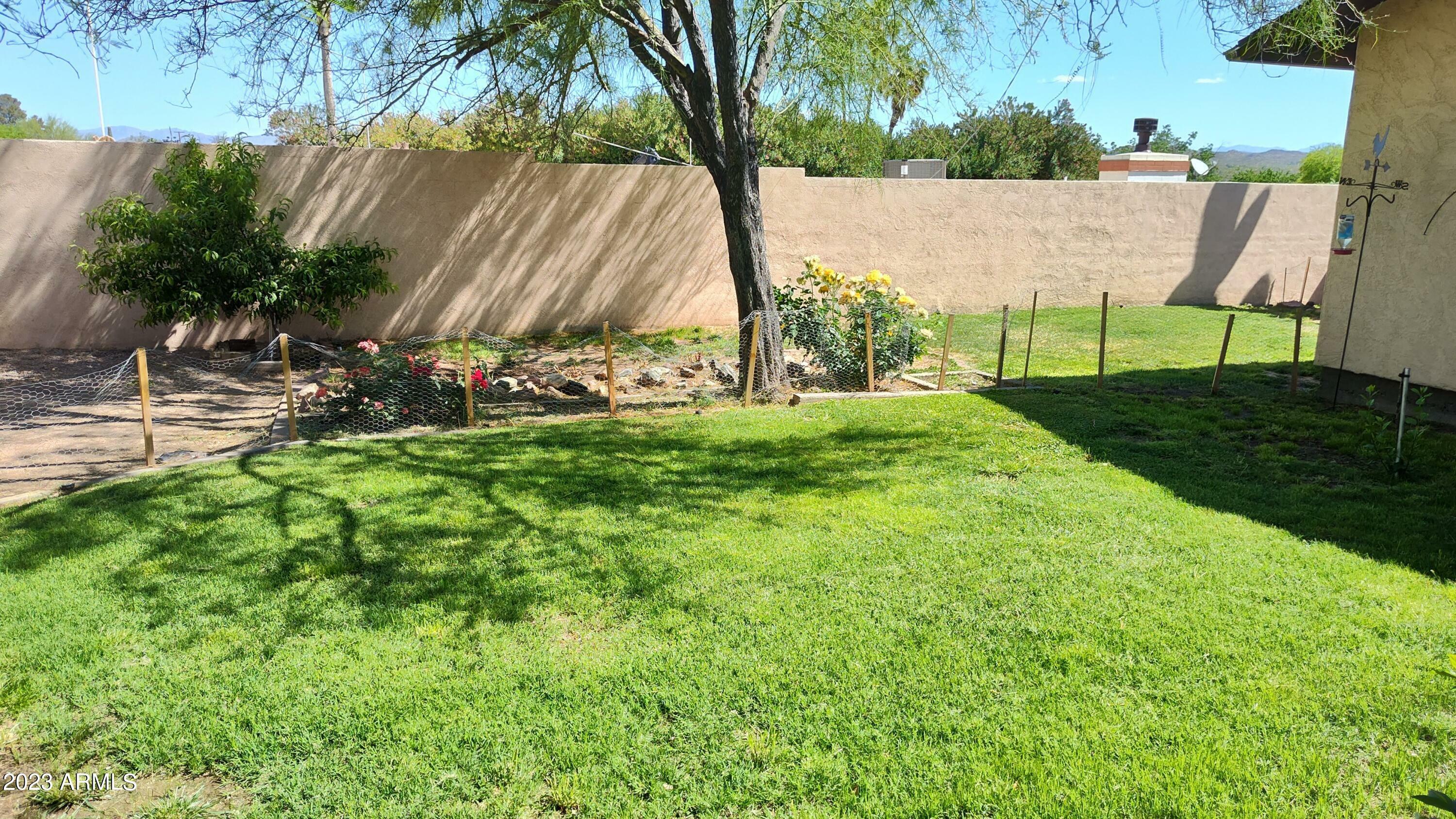 Property Photo:  670 W El Pajarito Drive  AZ 85390 