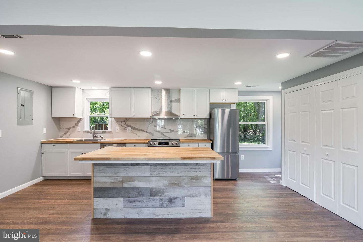 Property Photo: 1640 Coster Road MD 20657