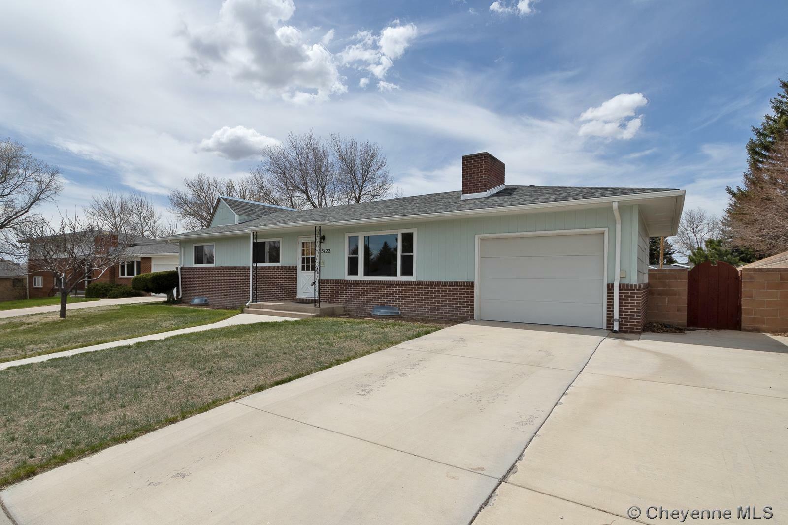 Property Photo: 5122 Hoy Rd WY 82009