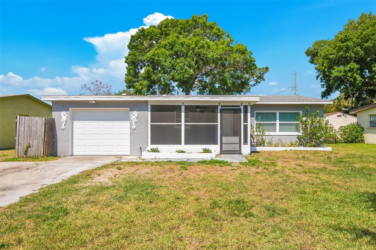 Property Photo: 9586 49th Way N FL 33782