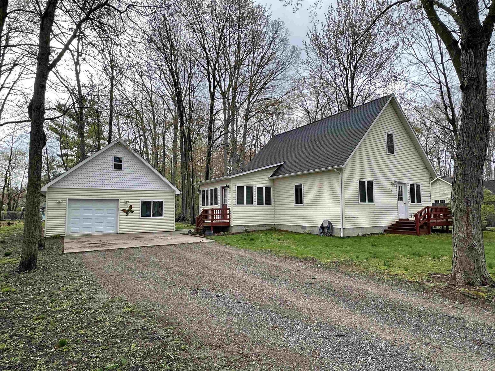 Property Photo: 197 Perry Street MI 48457