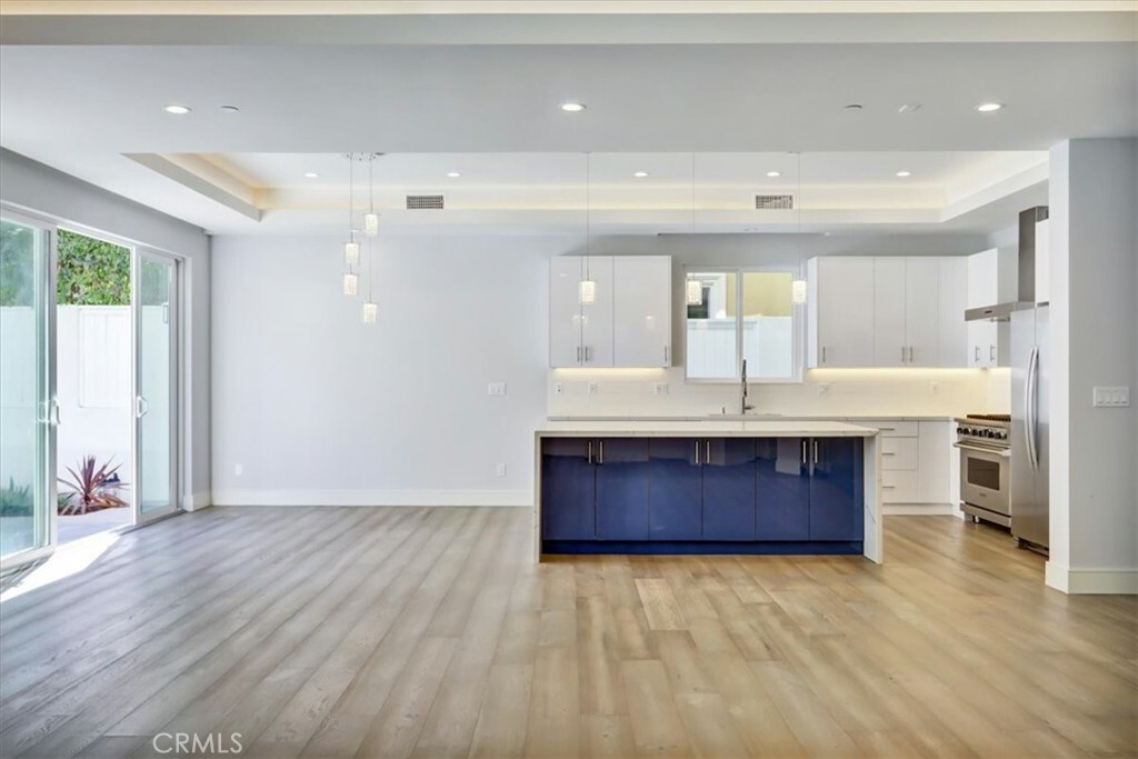 Property Photo:  1908 Perry Avenue A  CA 90278 