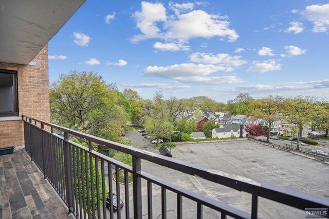 Property Photo:  60 Parkway Dr East 5A  NJ 07017 
