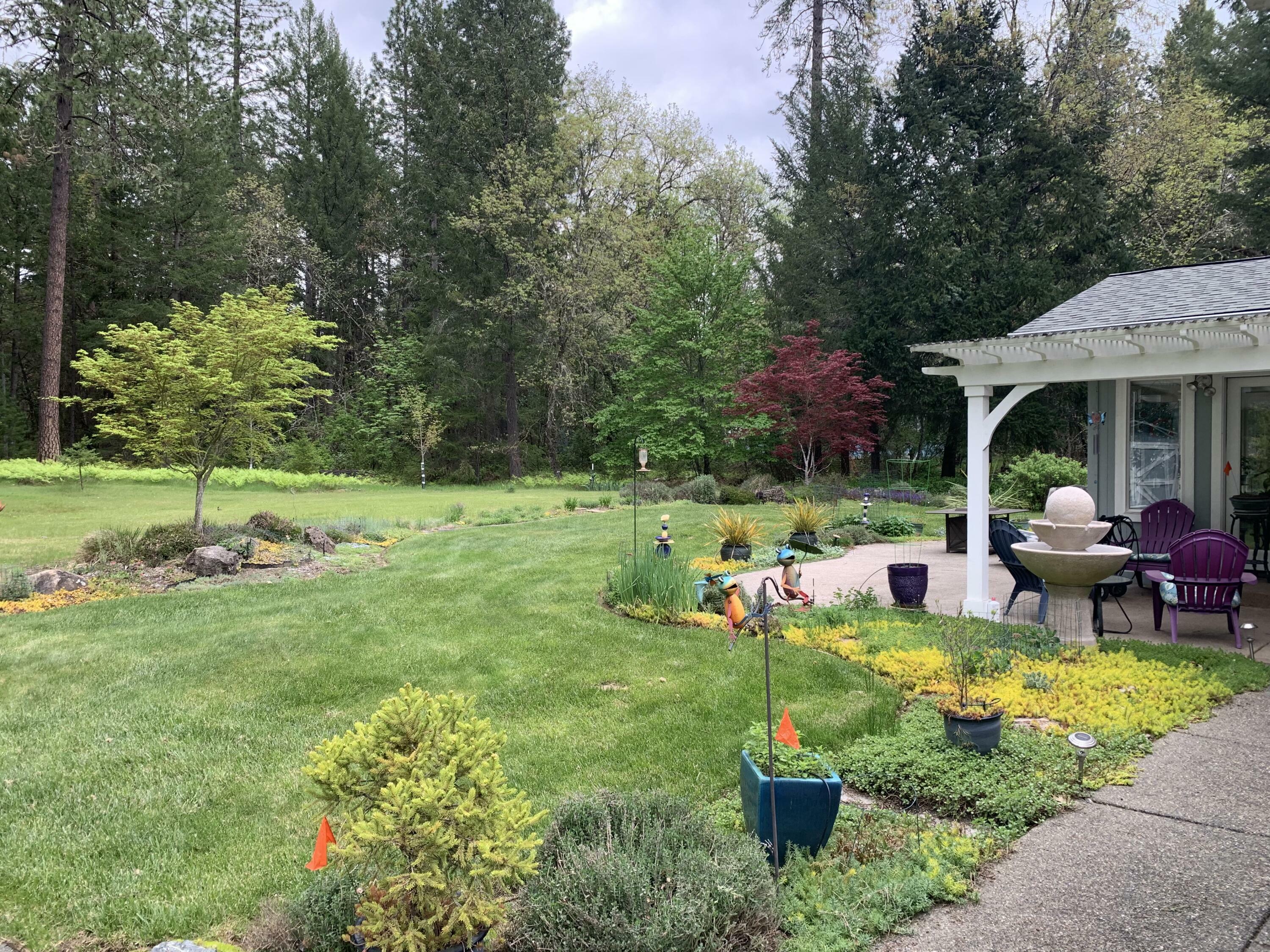 Property Photo: 5822 New Hope Road OR 97527