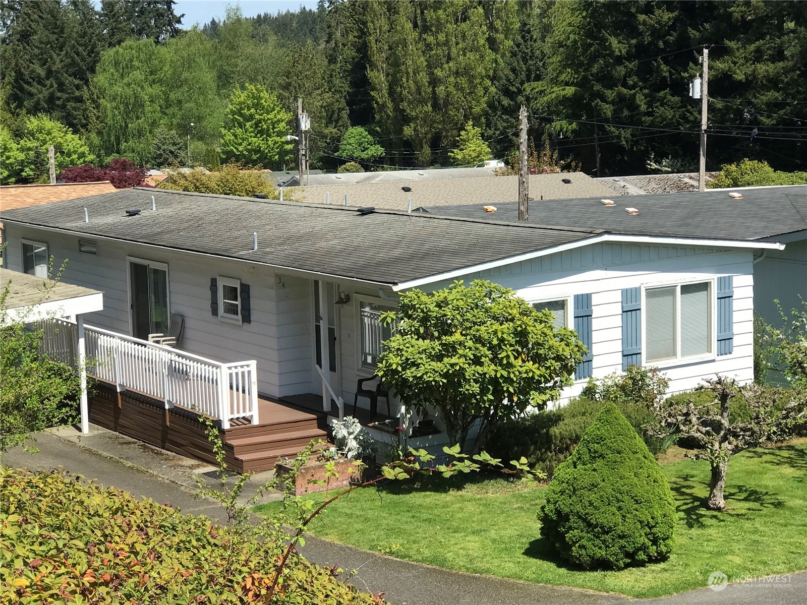 Property Photo:  600 NE Lincoln Road 34  WA 98370 