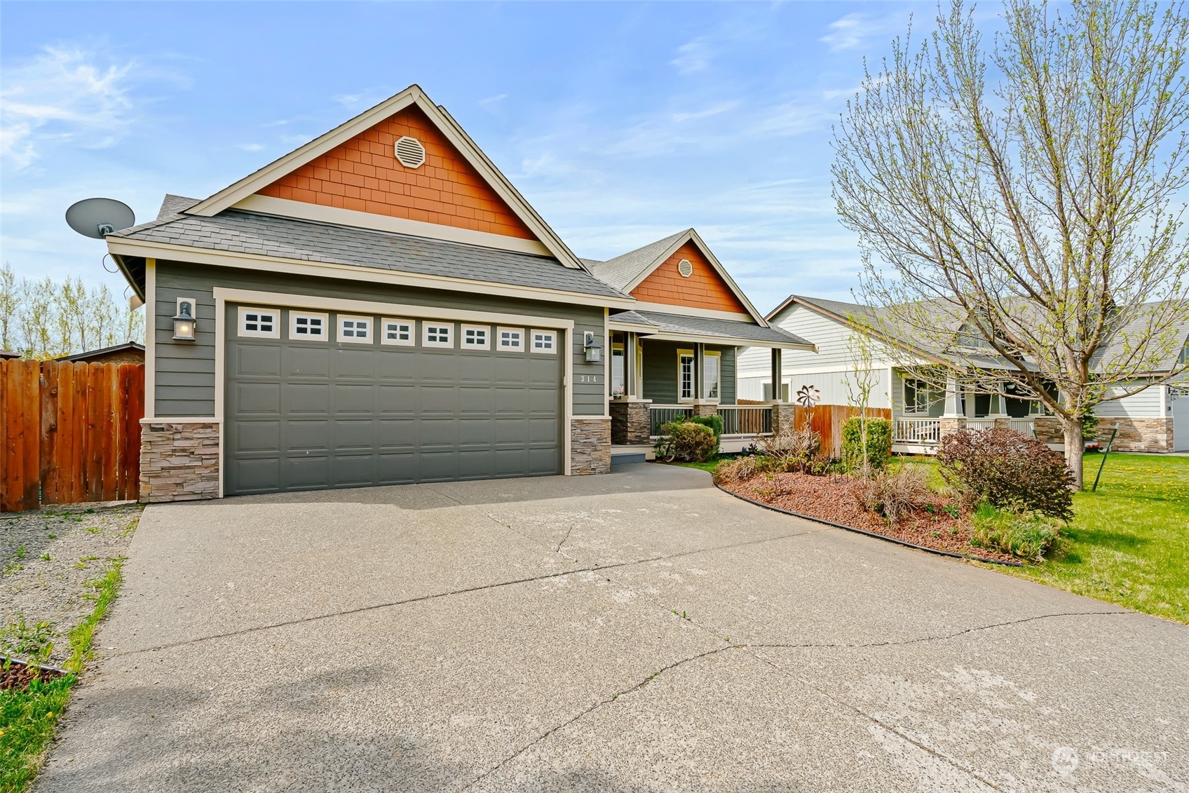 Property Photo:  314 W Ridgeview Lane  WA 98926 