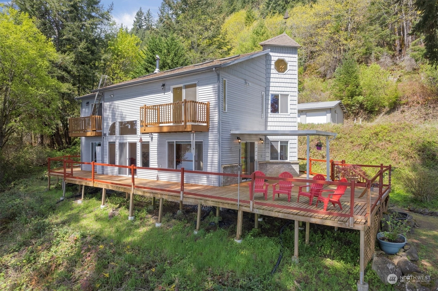 Property Photo:  37 Wildwood Lane  WA 98612 