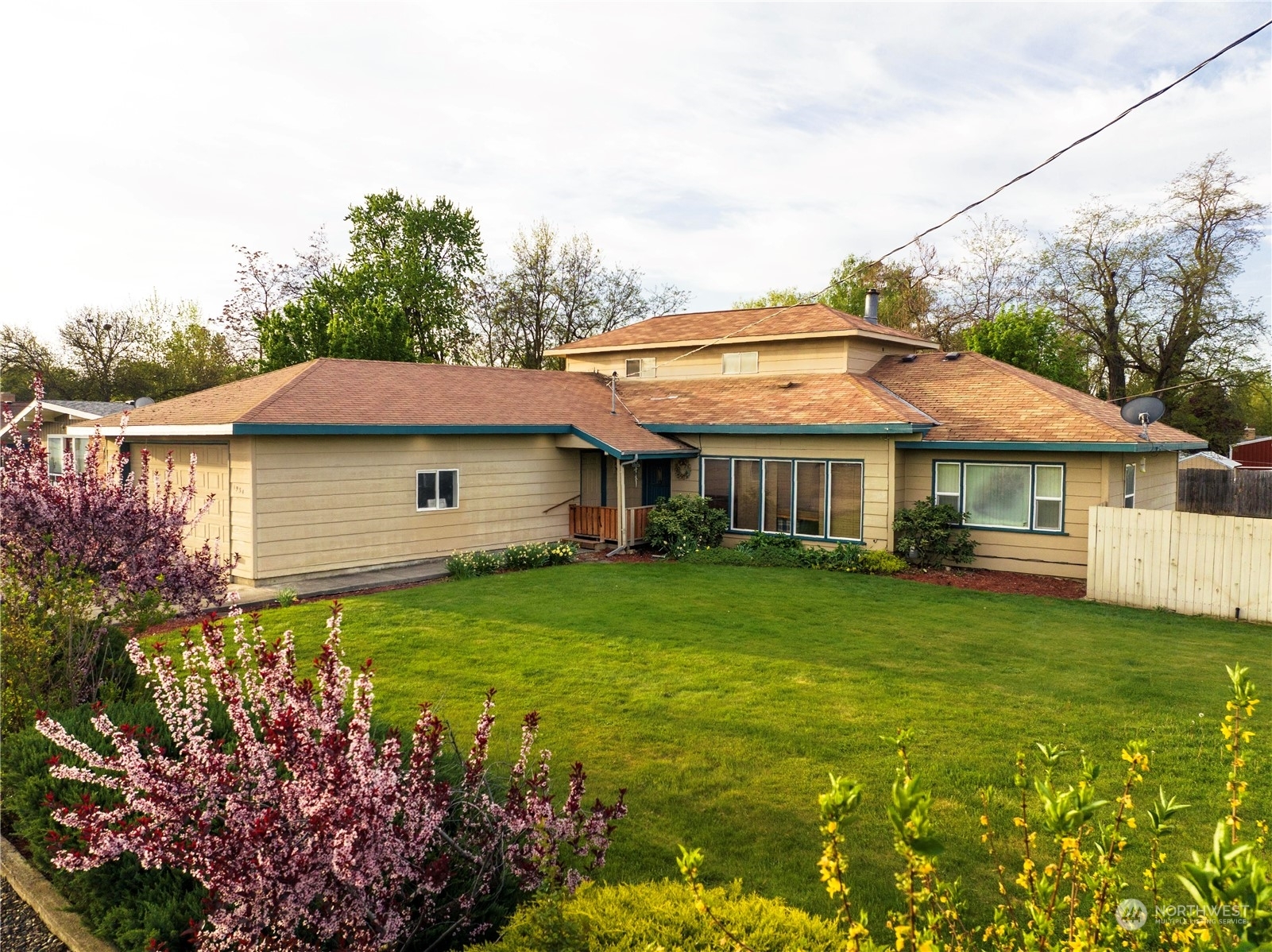 Property Photo: 1934 Pleasant Street WA 99362